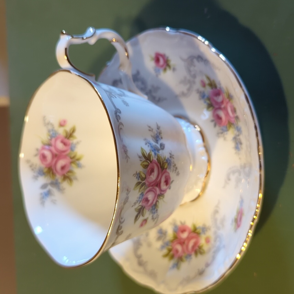 Royal Albert teacup & saucer tranquility